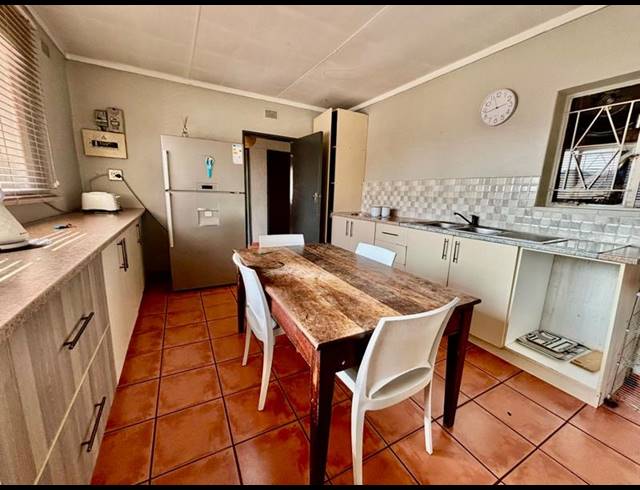 3 BEDROOM HOUSE FOR SALE IN VANDERBIJLPARK CW 5